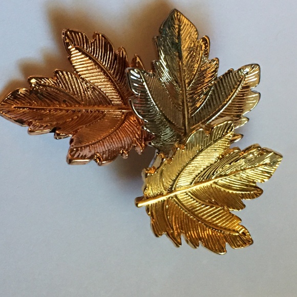Vintage Autumn Leaf Brooch Pin, Fall Maple Tree Leaves, Gold, Silver, Bronze - Picture 5 of 10